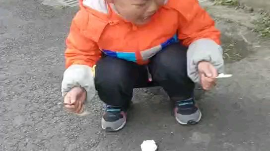 小盆友痛失冰糕